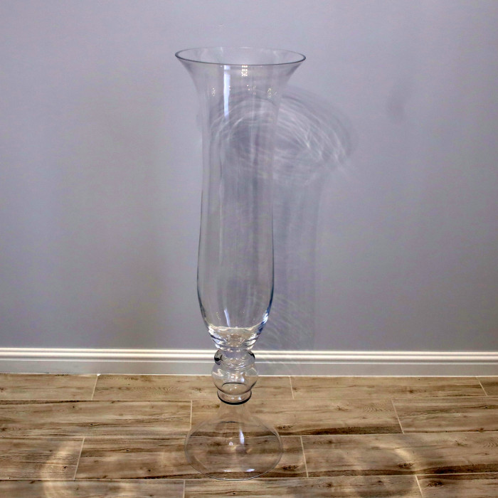 Wysoki smukły wazon szklany